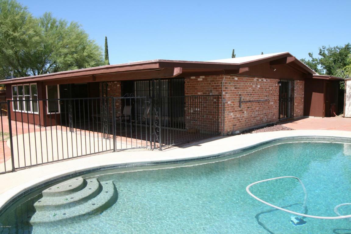 Property Photo:  9018 E 32nd Place  AZ 85710 