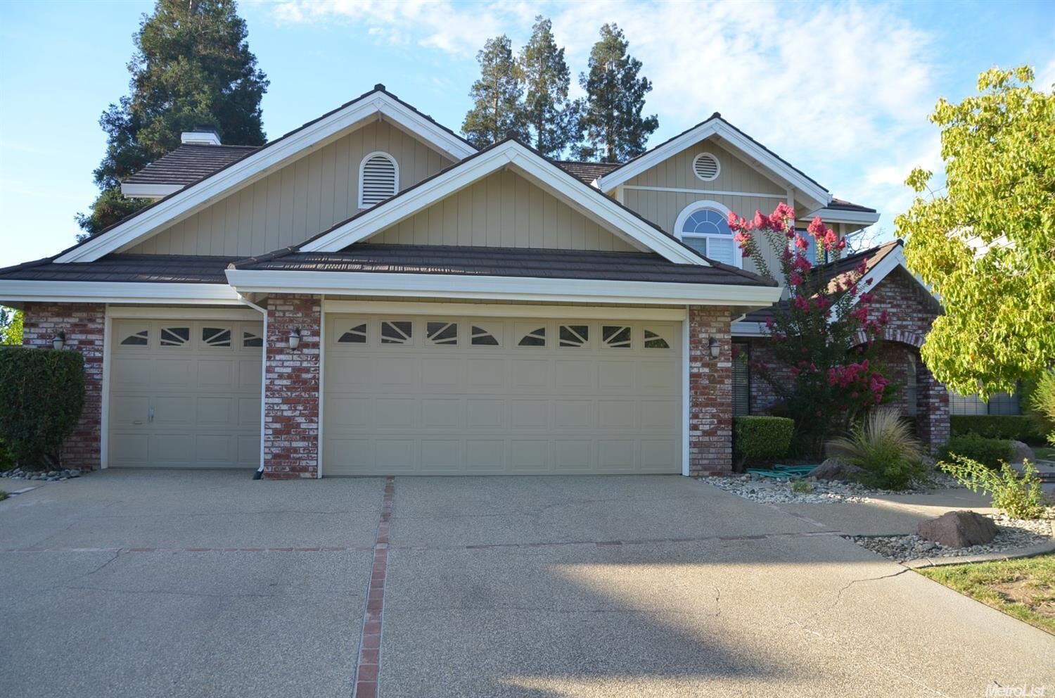 Property Photo: 5505 East Brook Way CA 95758