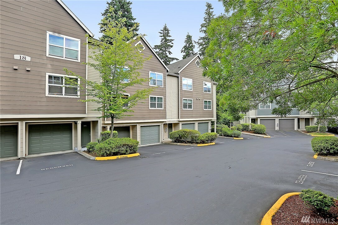 Property Photo:  3116 164th St SW 1806  WA 98087 