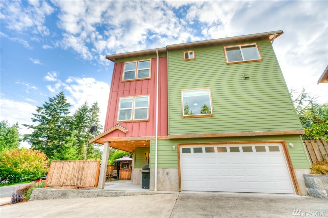 Property Photo:  216 SW 155th St  WA 98166 