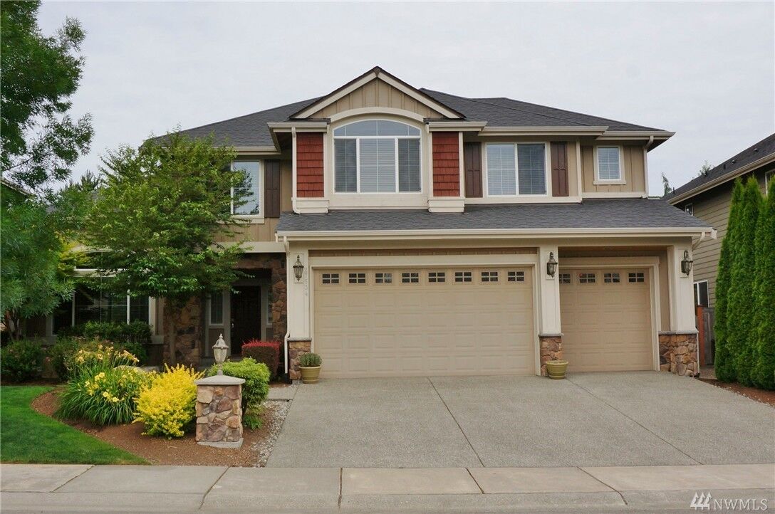 Property Photo:  27534 SE 28th Place  WA 98075 