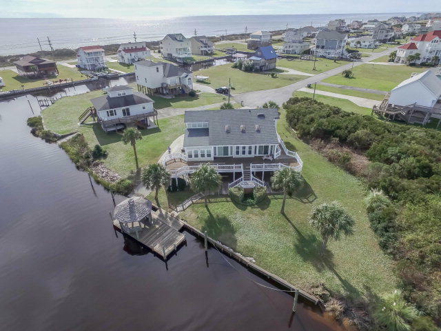 Property Photo:  512 Trade Winds Drive N  NC 28460 