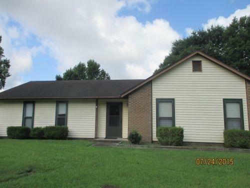 Property Photo:  1305 Kevin Court  NC 28546 