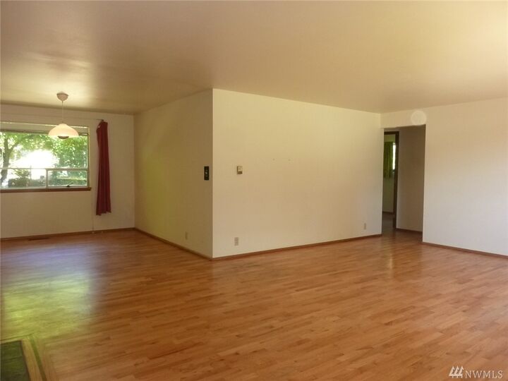 Property Photo:  14649 6th Ave SW  WA 98166 