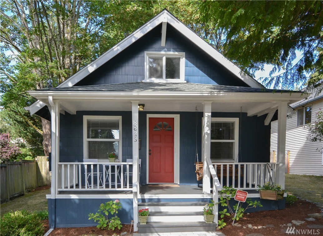 Property Photo: 8823 Ashworth Ave N WA 98103