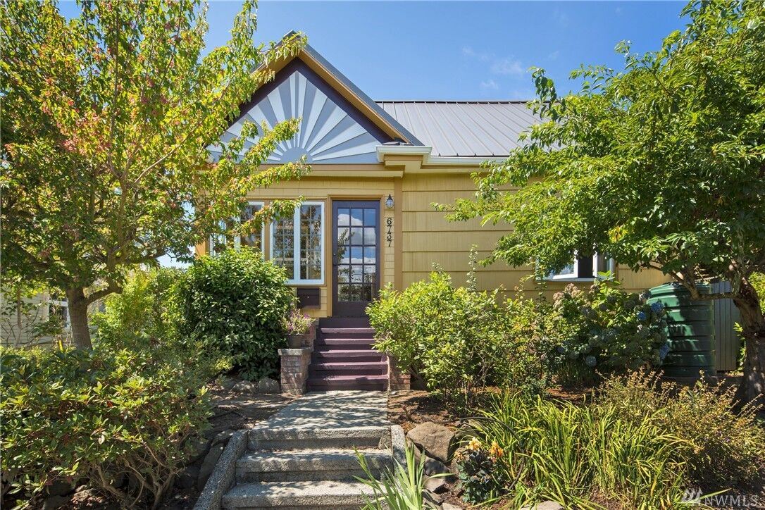 Property Photo:  6737 27th Ave NW  WA 98117 