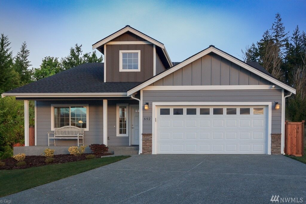Property Photo:  783 Freedom Ct SE  WA 98366 