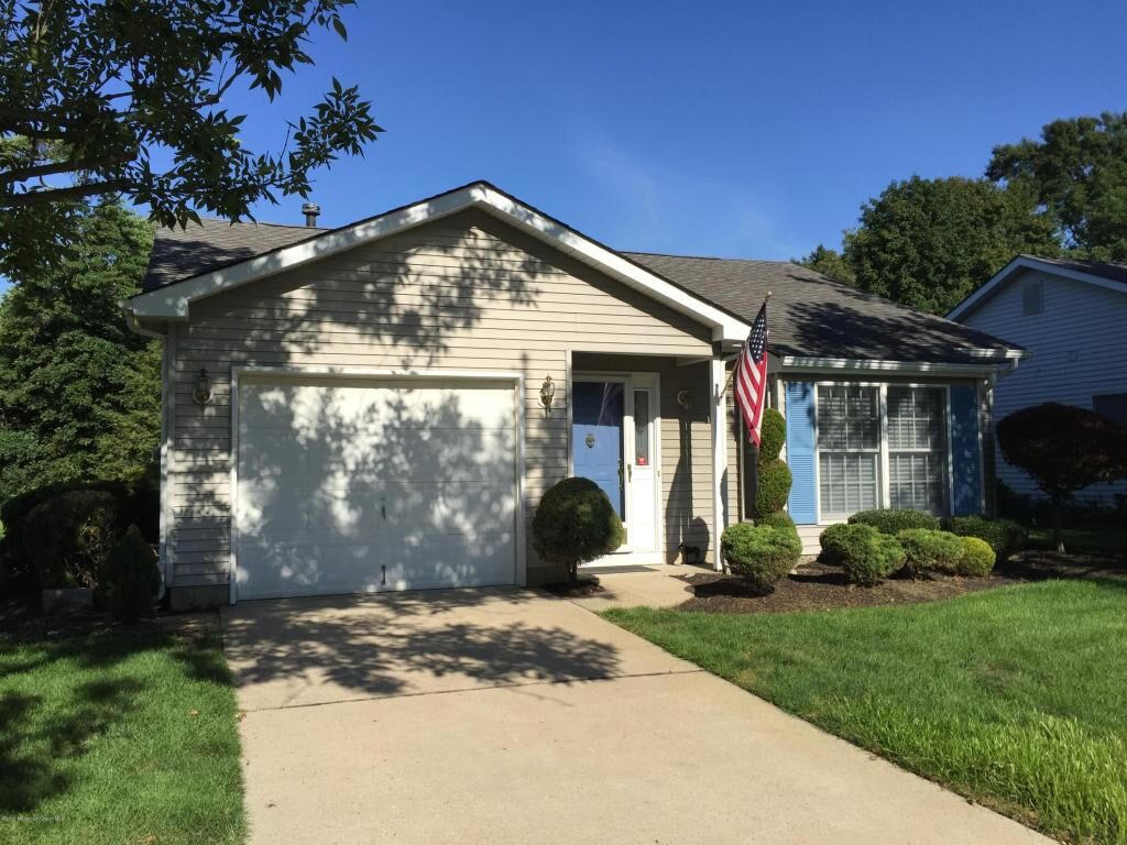 Property Photo:  1941 Cherryvale Court  NJ 08755 