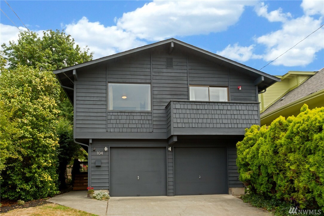 Property Photo:  104 31st Ave E  WA 98112 