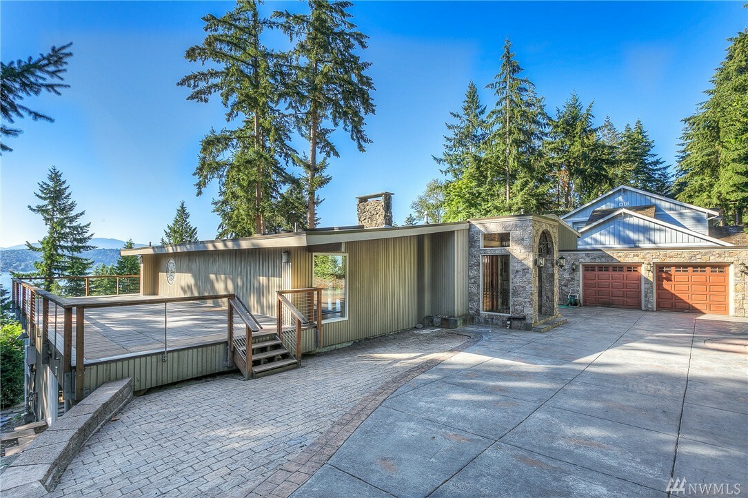 Property Photo:  621 W Lake Sammamish Pkwy NE  WA 98008 