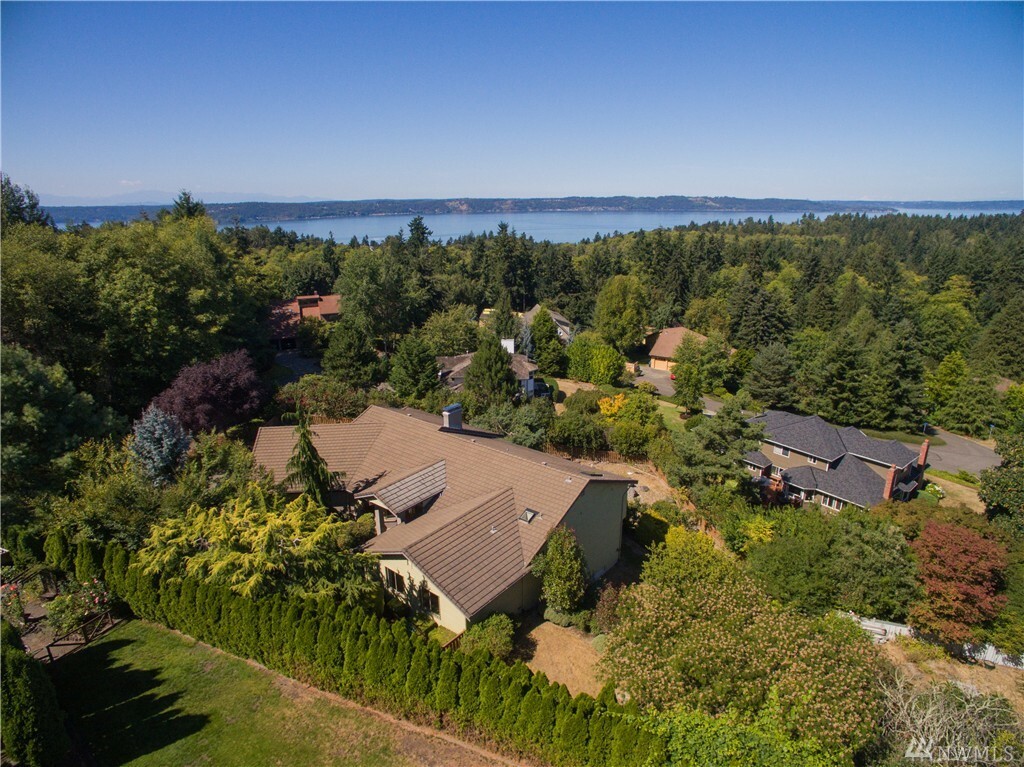 Property Photo: 5921 Indian Trail NE WA 98422