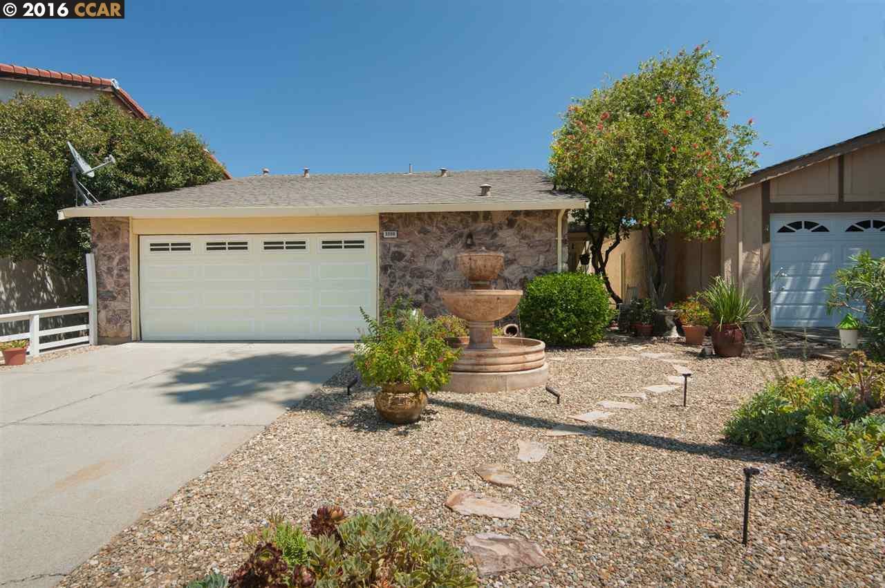 Property Photo:  3208 Oak Ct  CA 94509 