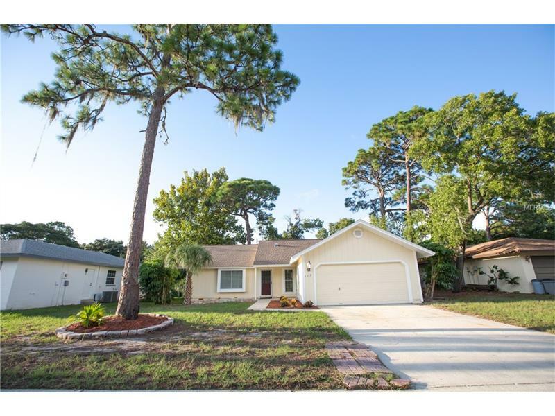 Property Photo:  1312 Gulfview Woods Lane  FL 34689 