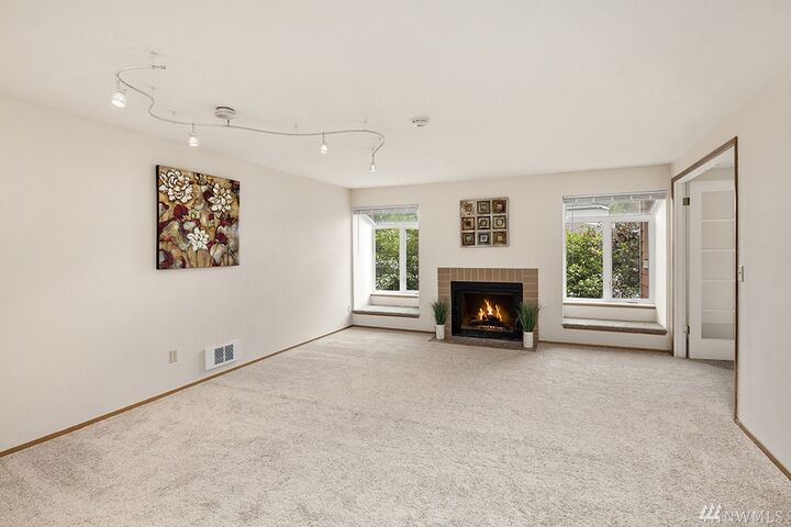 Property Photo: 7418 W Lake Sammamish Pkwy NE WA 98052