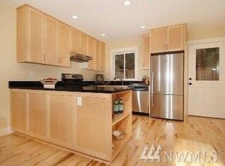 Property Photo:  1108 Yakima Ave S  WA 98144 