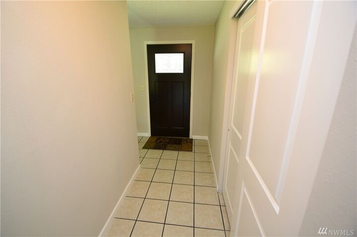 Property Photo:  7728 185th Ave E  WA 98391 