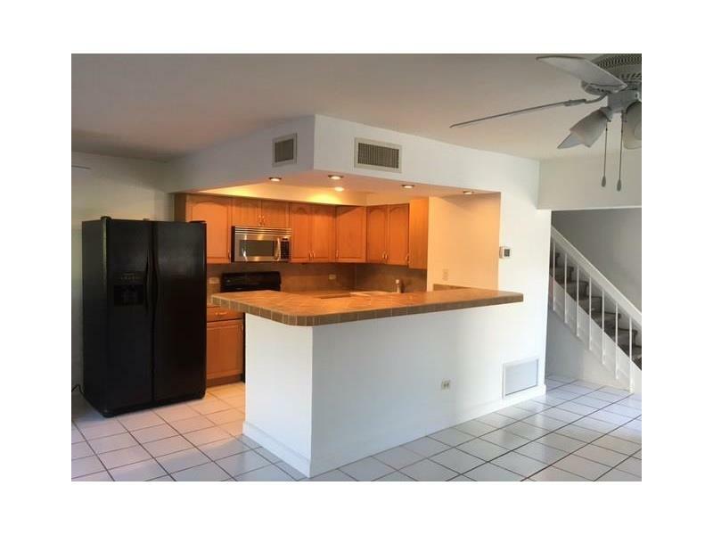 Property Photo:  2919 W Missionwood Ln B-Ii  FL 33025 