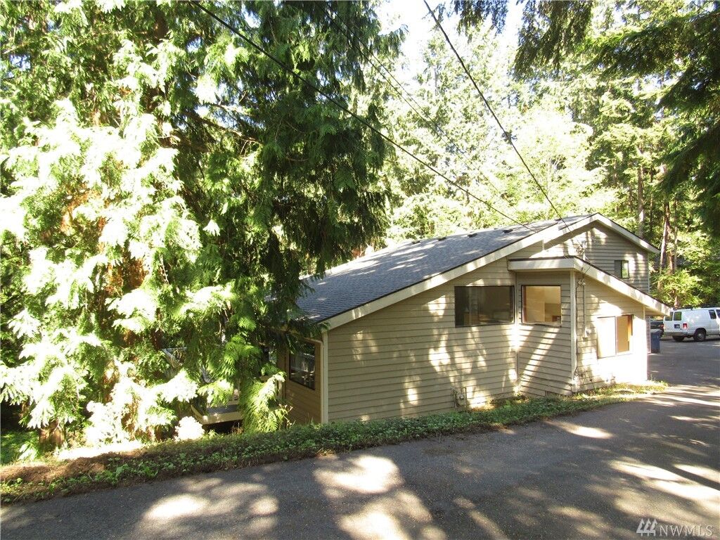 Property Photo: 7027 174th St SW WA 98026