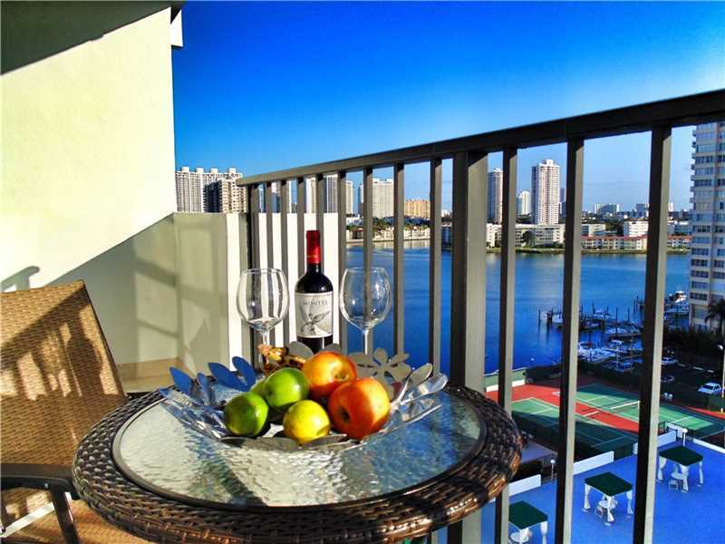 Property Photo: 2780 NE 183rd St 1104 FL 33160