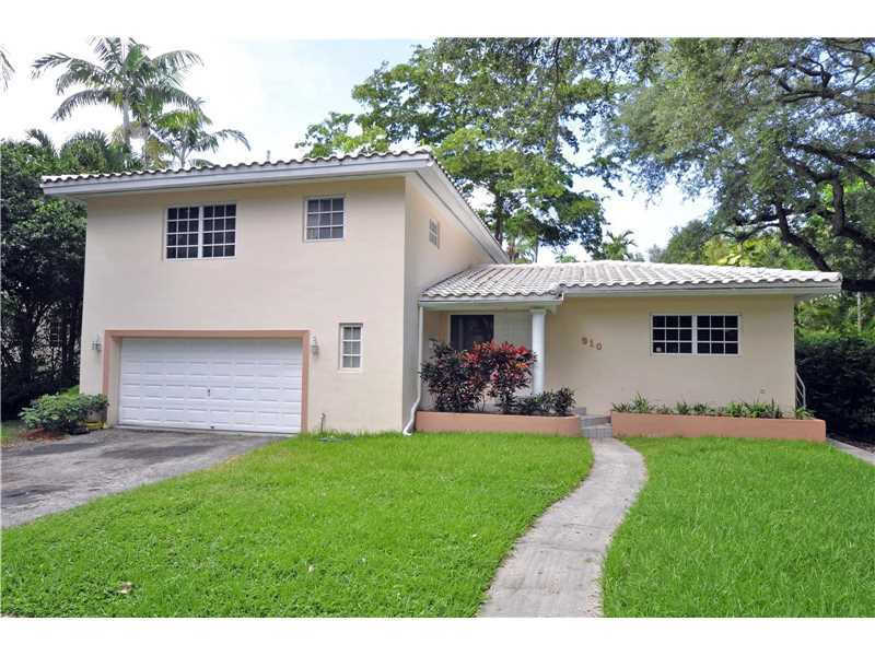 Property Photo: 910 Algaringo Ave FL 33134