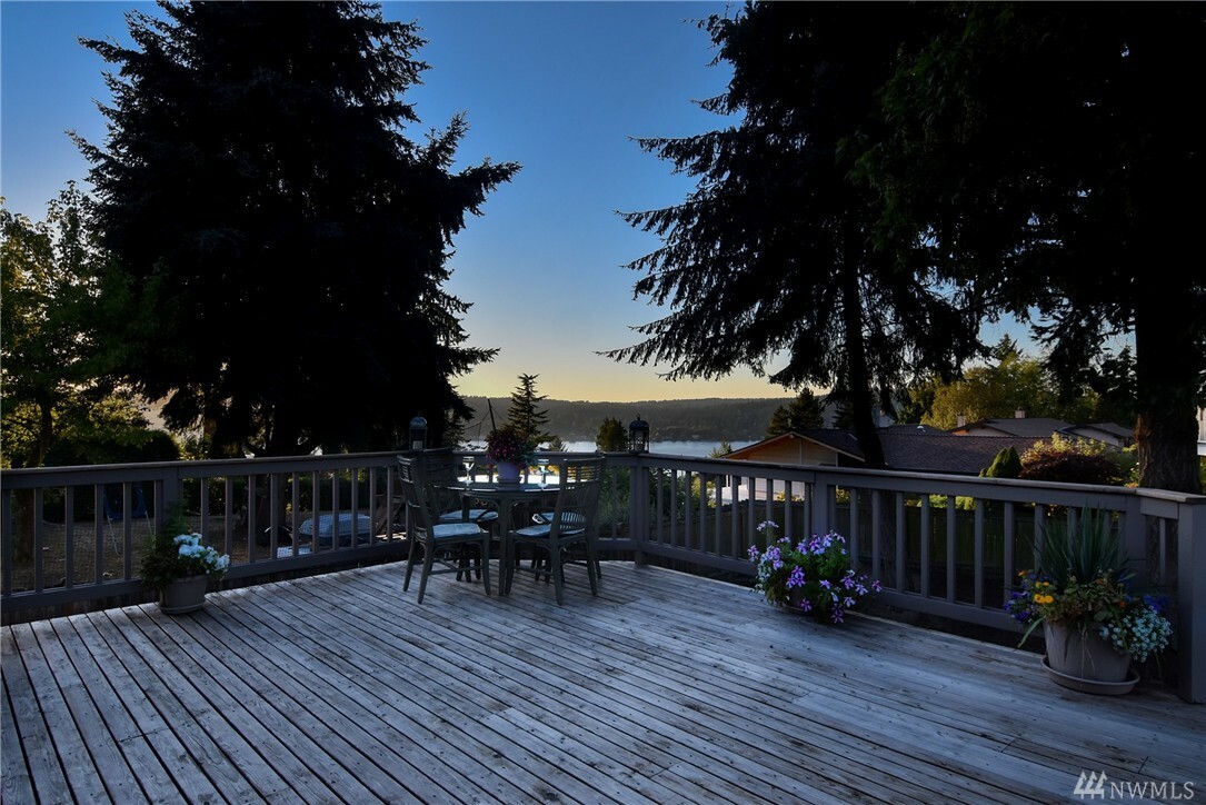 Property Photo:  6160 NE 154th St  WA 98028 