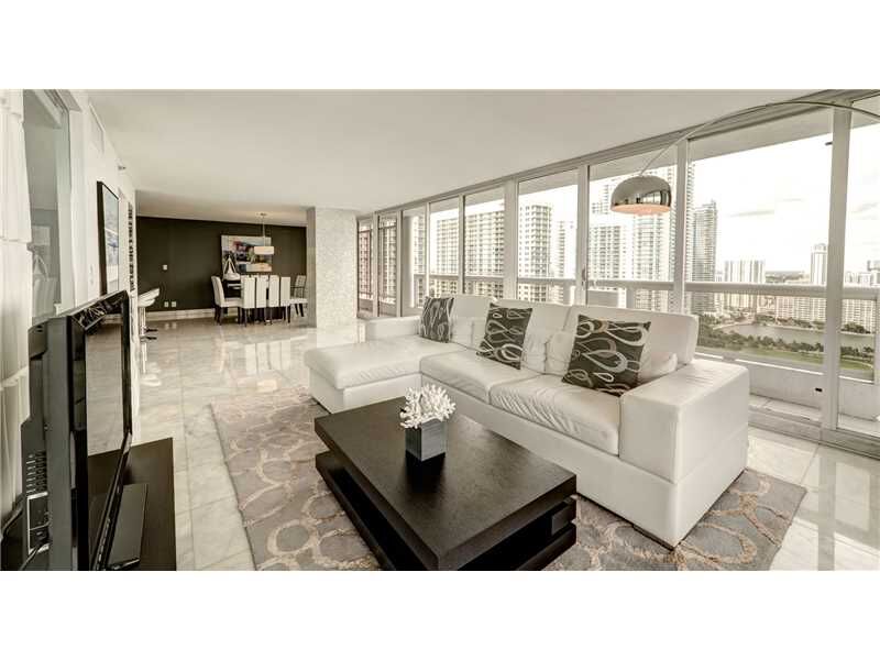 Property Photo:  1717 N Bayshore Dr A-3034  FL 33132 