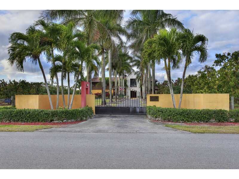 Property Photo:  20505 SW 256 St  FL 33031 