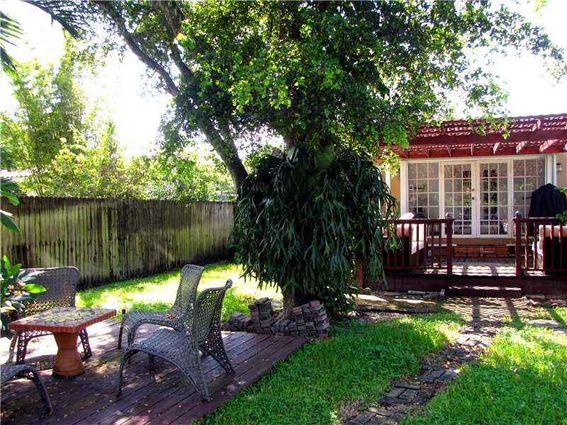Property Photo: 219 Shadow Wy FL 33166