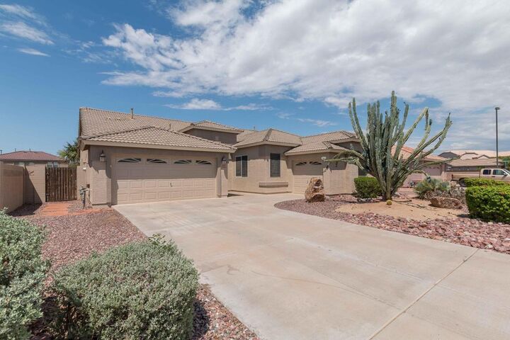 3272 S Moccasin Trail  Gilbert AZ 85297 photo