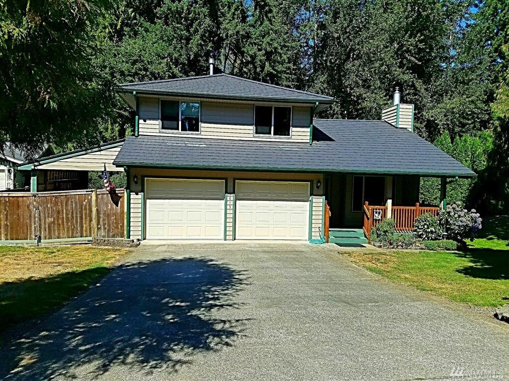 Property Photo:  15615 90th Avenue Ct E  WA 98375 