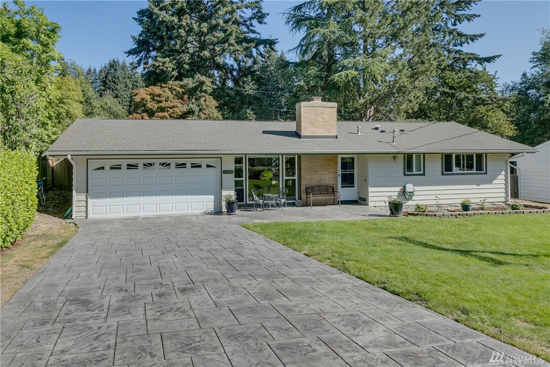 Property Photo:  15910 SE 9th St  WA 98008 