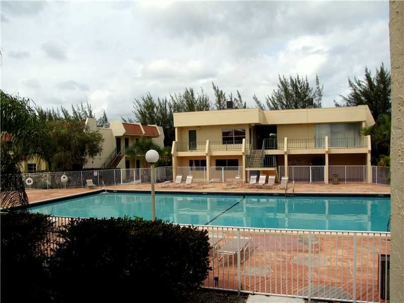 Property Photo: 13892 SW 90 Av 203-Hh FL 33176