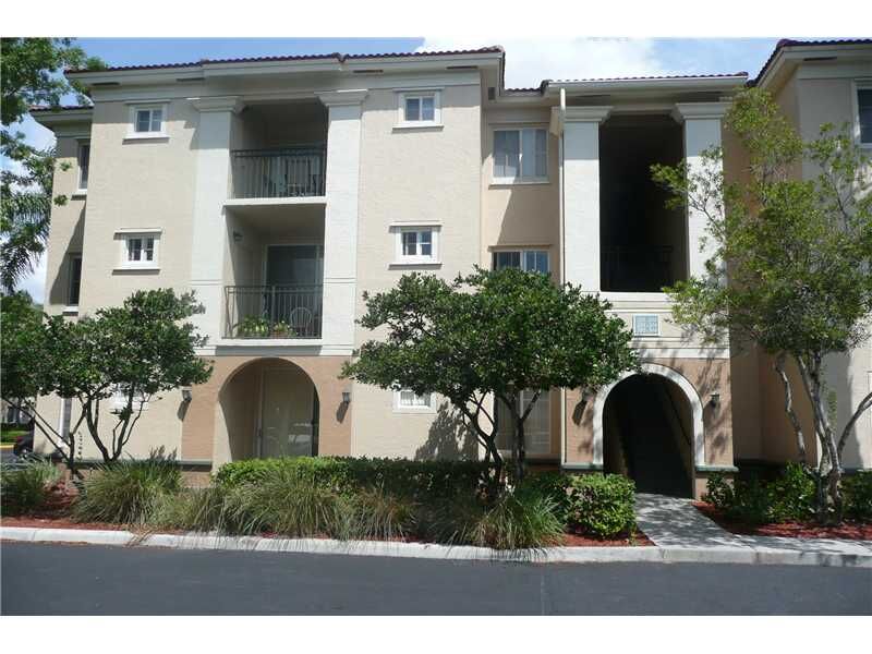 Property Photo:  2548 Centergate Dr 102  FL 33025 