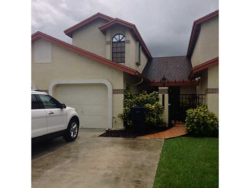 Property Photo:  