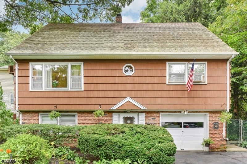 Property Photo:  65 Oakwood Dr  NJ 07456 