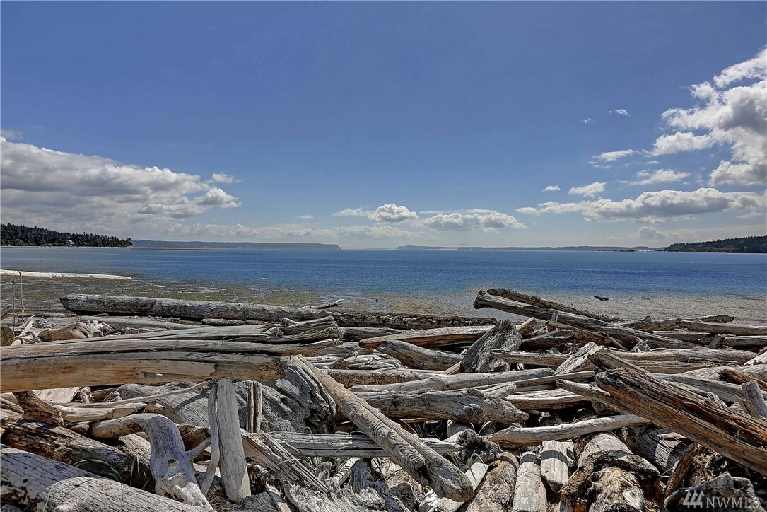 Property Photo:  836 Livingston Bay Shore Dr  WA 98282 