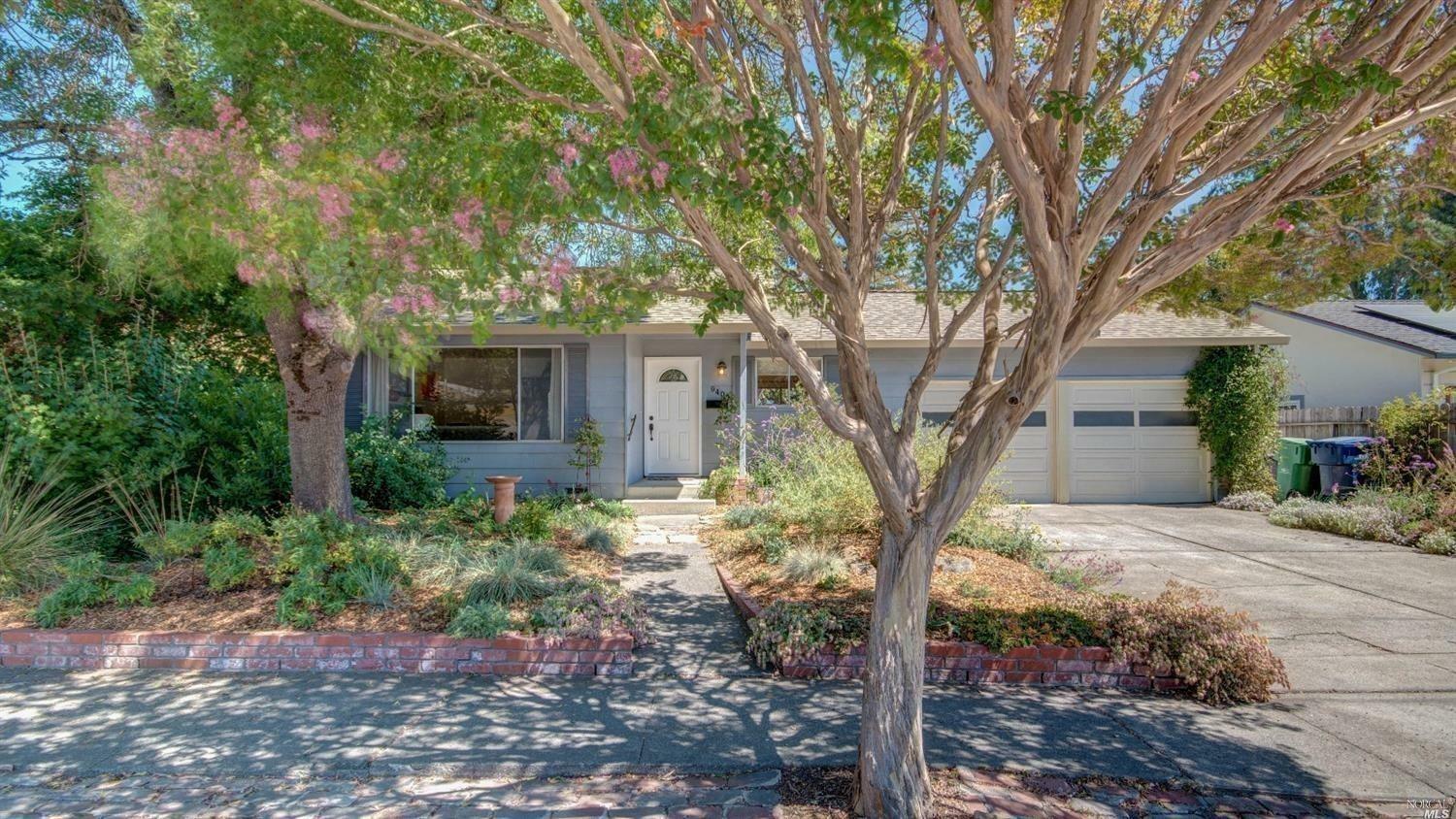 Property Photo: 940 Quieto Calle CA 95409