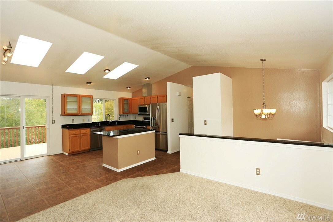 Property Photo:  1102 20th St  WA 98290 