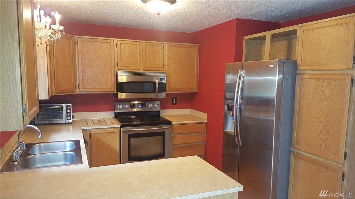 Property Photo:  5702 125th St SE  WA 98269 