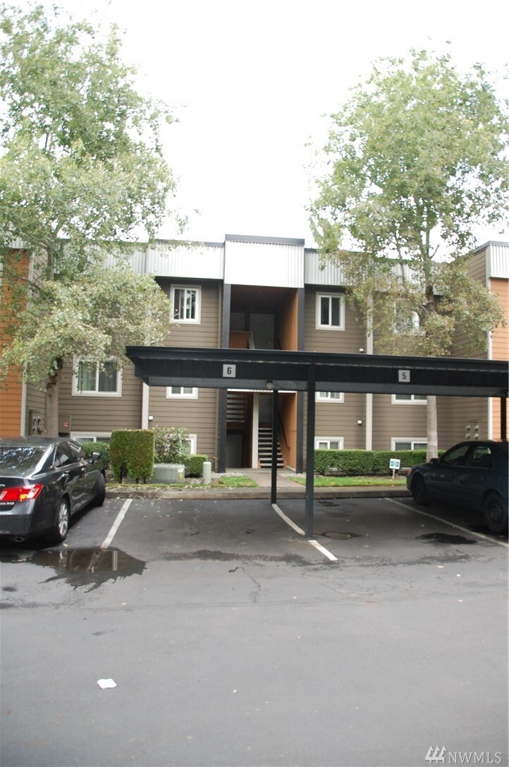 Property Photo: 712 Kirkland Cir A104 WA 98033