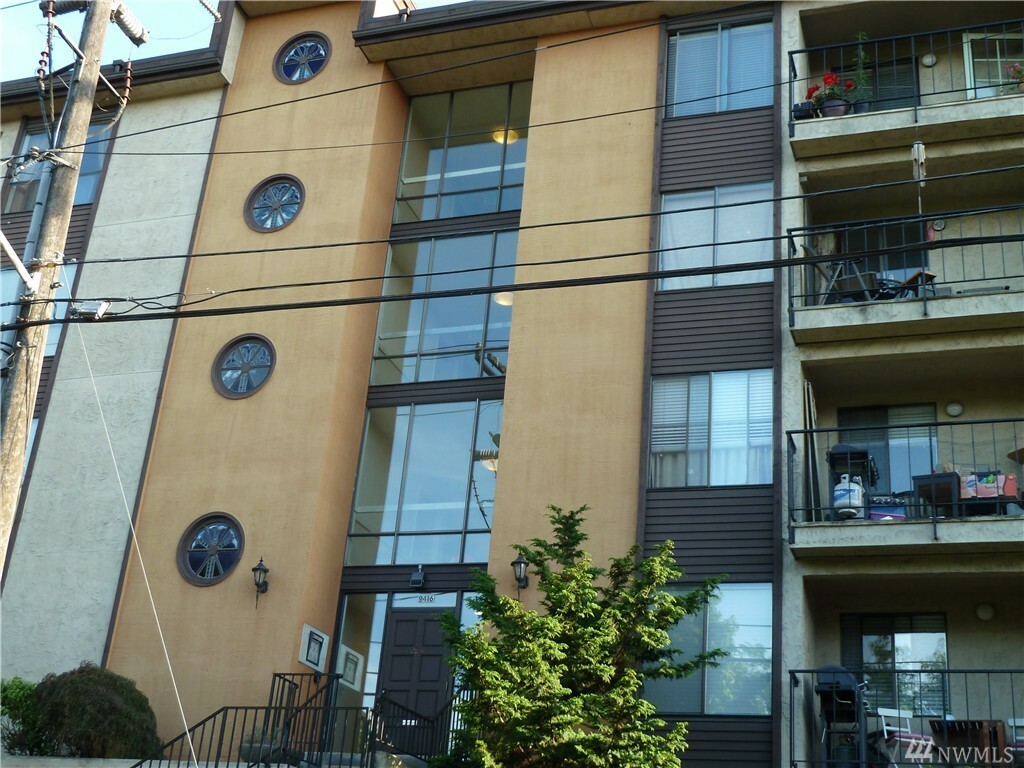 Property Photo: 9416 1st Ave NE 412 WA 98115