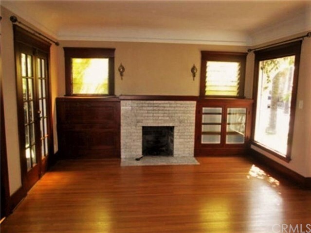 Property Photo: 4124 E Broadway CA 90803