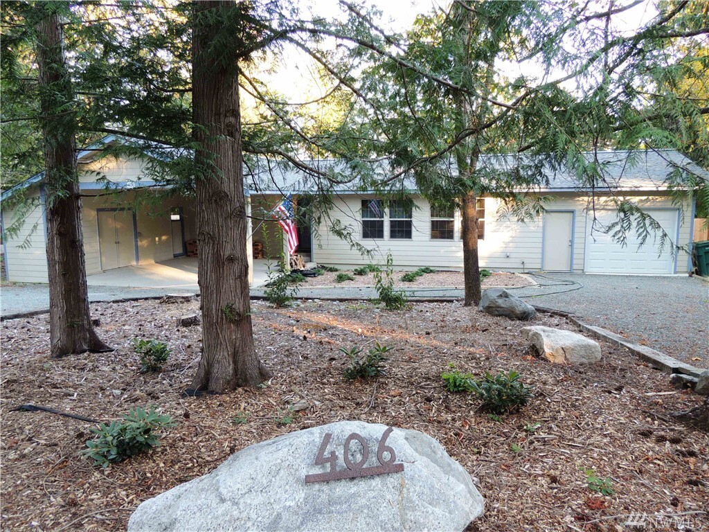 Property Photo: 406 Nooksack Place WA 98257