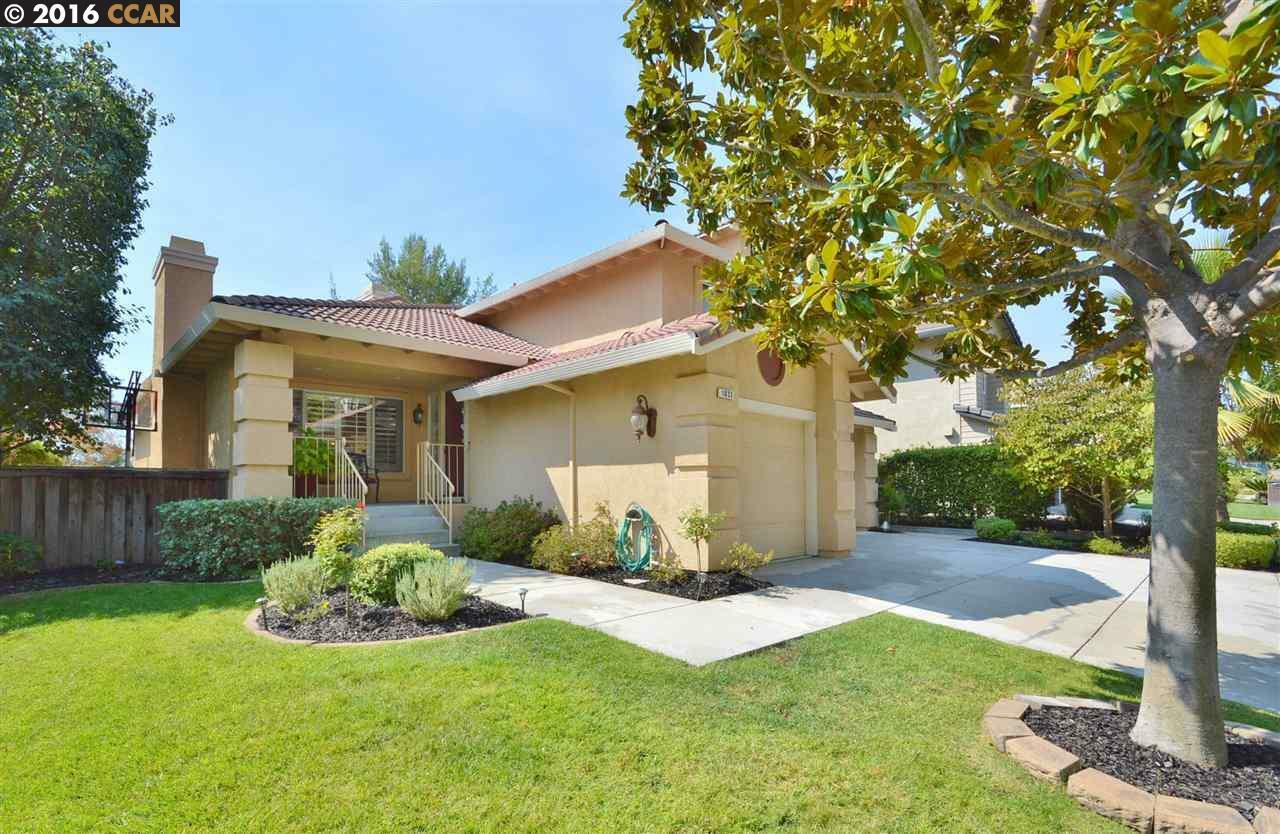 Property Photo: 1033 Yorkshire Place CA 94506-1270