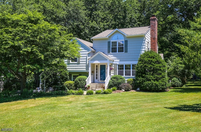 Property Photo:  27 Orchard Lane  NJ 07922 