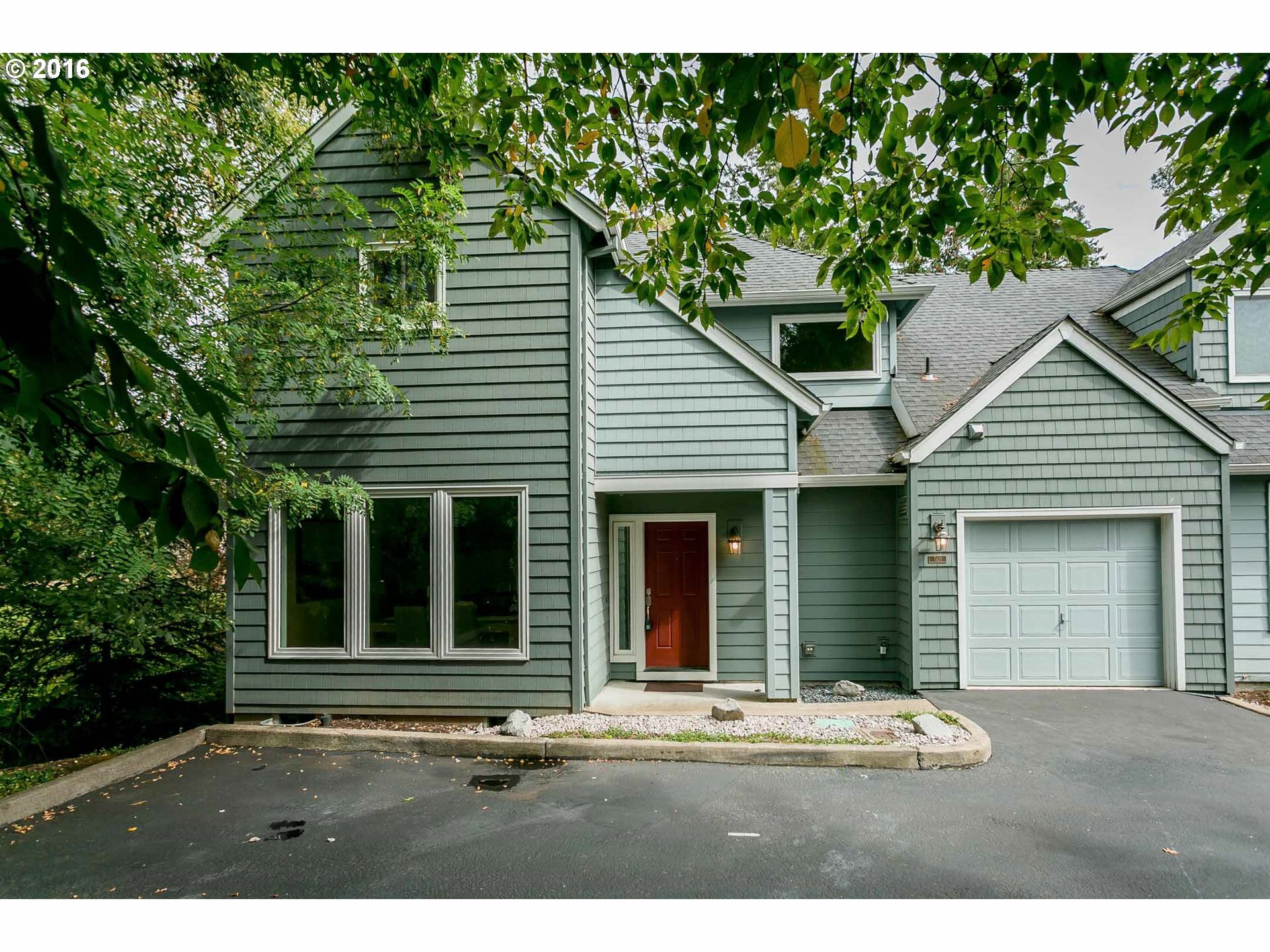 Property Photo: 7410 SW Neptune Ct OR 97007