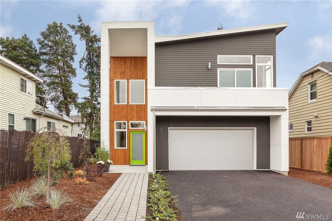 Property Photo: 6010 44th Avenue S WA 98118