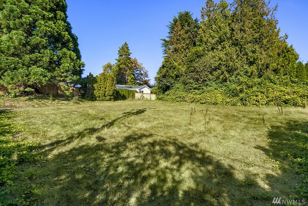 Property Photo:  520 Evergreen Point Rd  WA 98039 