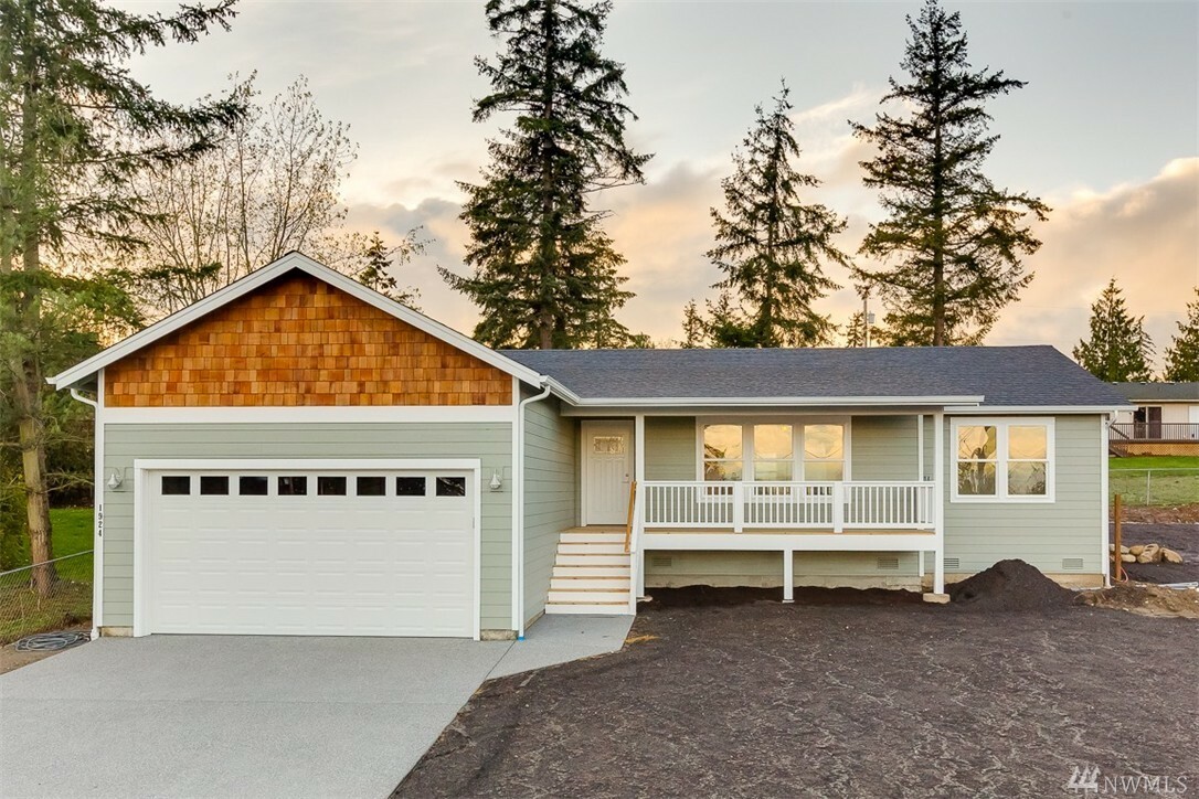 Property Photo: 1924 SE Camano Dr WA 98282