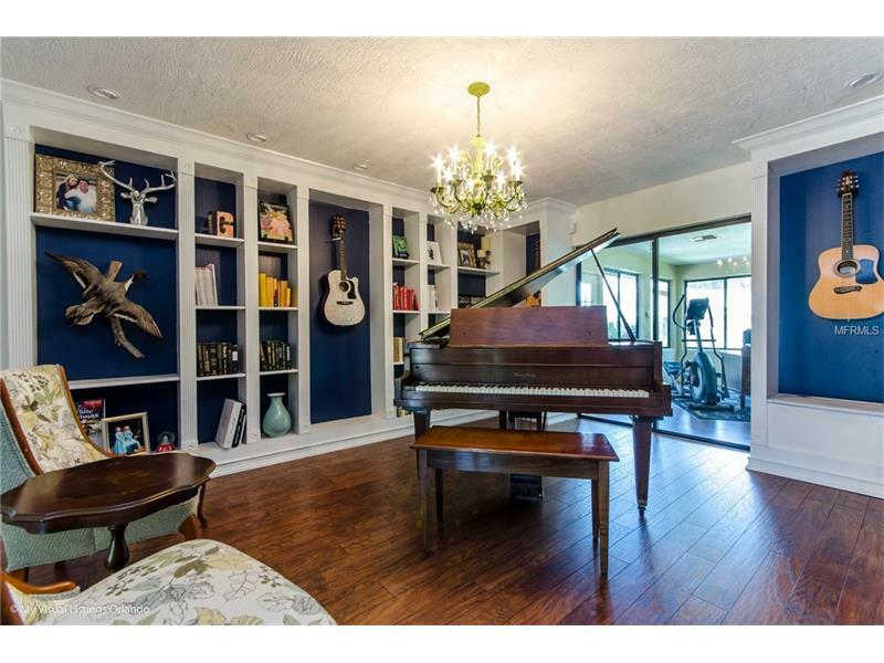 Property Photo: 6823 Bittersweet Lane FL 32819